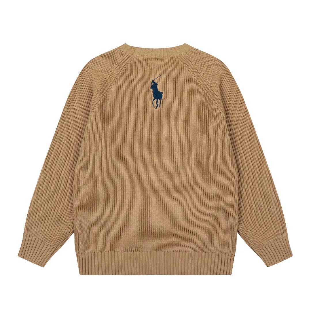 P220 Top quality" Style number: DS812# (not off the shelves all year round) [Ralph Lauren round neck piqué knitted sweater with war horse embroidery on the front and back] ✅Ralph Lauren classic basic versatile round neck pullover sweater for men and women ✅Main supply platform live broadcast Wholesale entity Replenish if out of stock Not removed from the shelves ✅ZP quality 1:1 version Scan the code to enter the GF website Counter quality ✅Detailed quality The only one in Guangzhou Imported quality cotton yarn Mainly high-end, cost-effective, good quality needless to say ✅The version is restored to the original order, the maximum size can be worn up to 200 pounds, loose, comfortable and stress-free ✅The upper body is simple and easy to match, ootd must-have style, good-looking clothes are never picky, a must-have item in the wardrobe is recommended. Size: S-XL Color: White, gray, khaki, navy blue, brown, burgundy, black with white label, black with red label